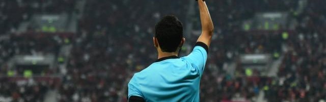 手机老虎机-IFAB颁布越位新解 “有意触球” 争议可以消失了吗？