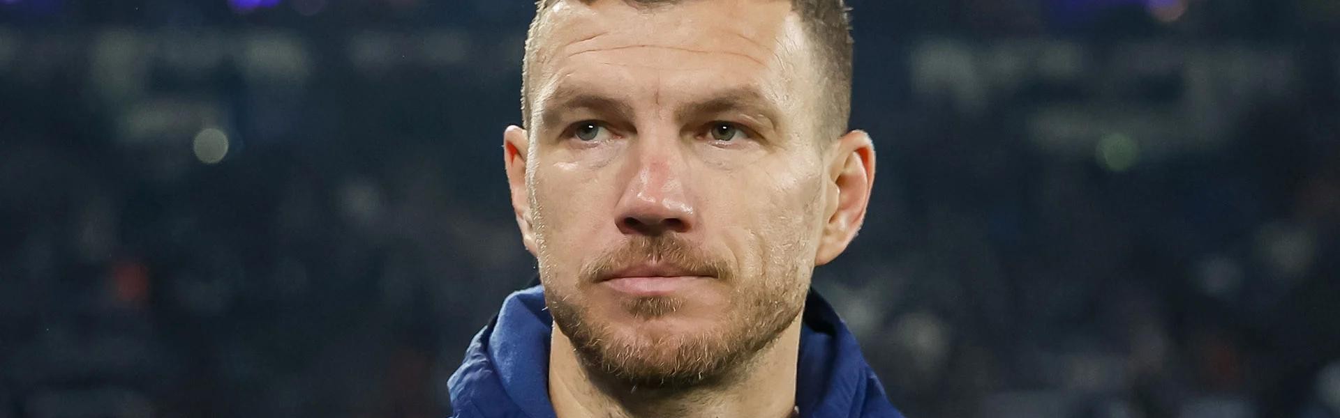 PG电子-沙尔克官方：哲科在世预赛中肩膀受伤，将缺席对卡尔斯鲁厄比赛