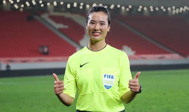 在线娱乐平台-首位执法中超女裁判！谢丽君：到达了一个新的起点